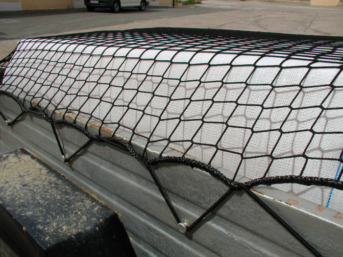 Synthetic fiber net PP knitted black 45/2,3 with surrounding cord incl. rubber rope containers skips